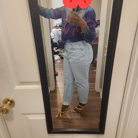 Floral Printed Blouse - Picture 2 of 4